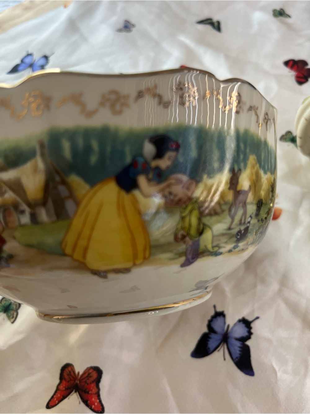 Vintage Lenox Snow White and the Seven Dwarfs
Presentation bowl and cup
